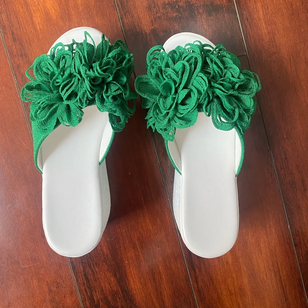 New Green Floral Wedge Slide Sandals - Women's Platform Mules size 35/5